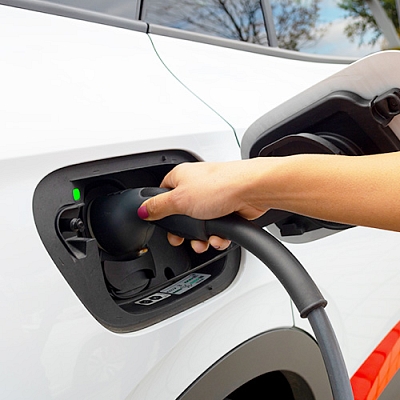 Elektromobilita na vzestupu: Spolehlivé nabíjecí stanice pro elektromobily